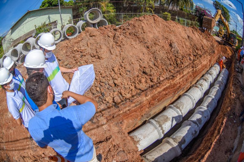 Prefeito Eduardo Braide vistoria obras de implantação de mais de 1,5 km de rede de drenagem profunda no São Cristóvão