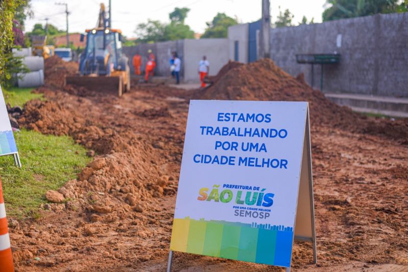 Prefeito Eduardo Braide vistoria obras de implantação de mais de 1,5 km de rede de drenagem profunda no São Cristóvão