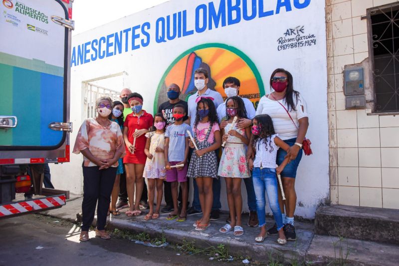 Prefeito Eduardo Braide acompanha mais uma etapa da entrega das 10 mil cestas de alimentos para famílias da Liberdade