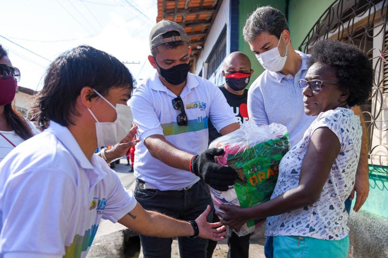 Prefeito Eduardo Braide acompanha mais uma etapa da entrega das 10 mil cestas de alimentos para famílias da Liberdade