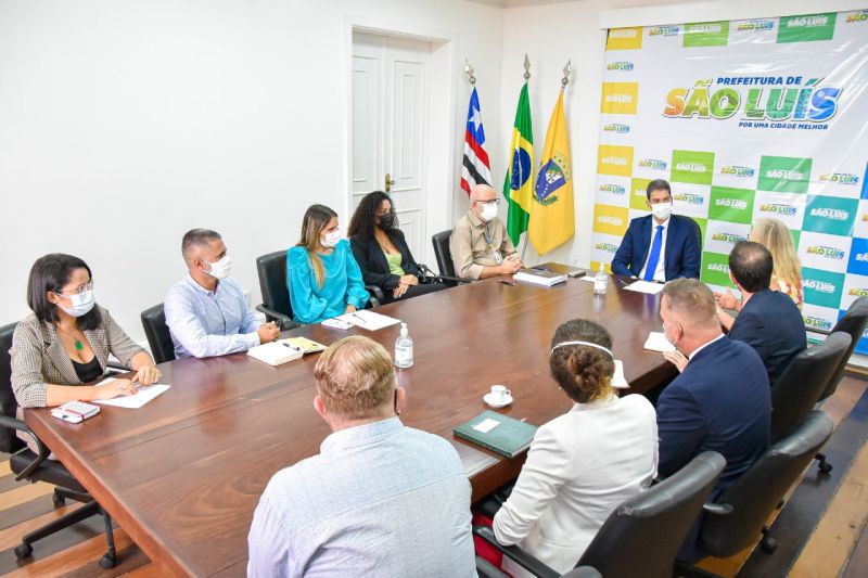 Prefeito Eduardo Braide se reúne com comitiva da Embaixada do Canadá no Brasil e debate parcerias para São Luís