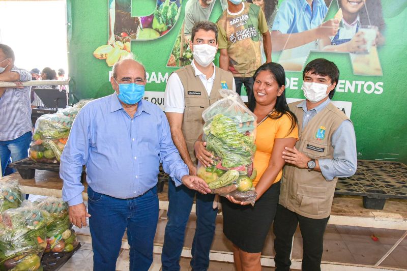 Prefeitura de São Luís beneficia 450 famílias do Jardim São Cristóvão com cestas de alimentos do PAA

 