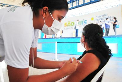 notícia: Centro Municipal de Vacinação atendeu mais de 7,6 mil pessoas na primeira semana