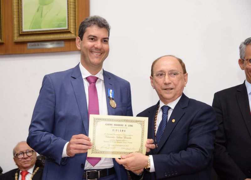 Prefeito Eduardo Braide sanciona lei que garante repasse financeiro à Academia Maranhense de Letras e é homenageado com medalha Graça Aranha