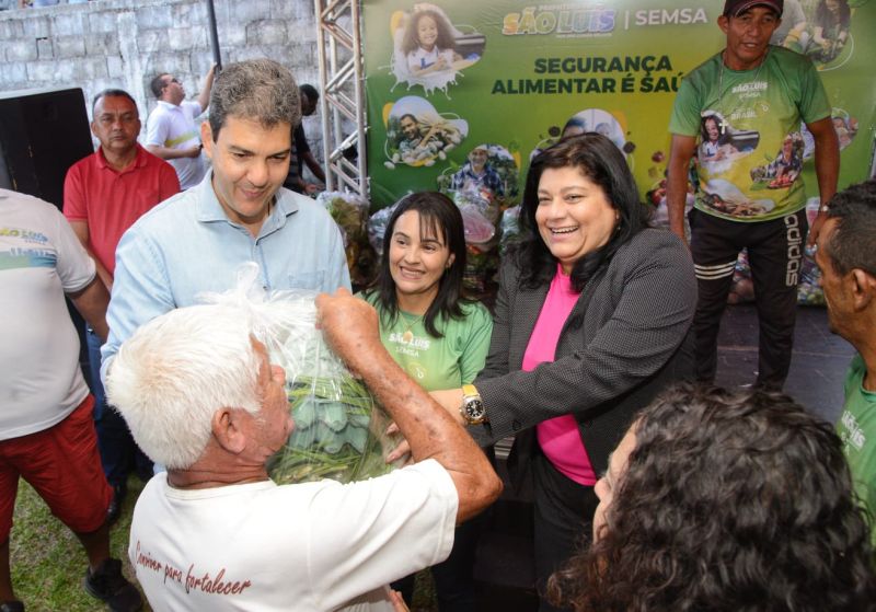 Prefeito Eduardo Braide participa de entrega de cestas do Programa Alimenta Brasil