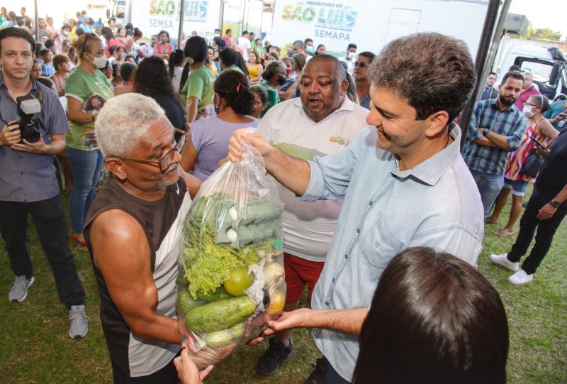Prefeito Eduardo Braide participa de entrega de cestas do Programa Alimenta Brasil