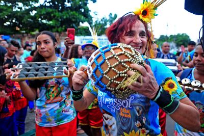 galeria: Prefeitura de São Luís realiza cortejo de blocos tradicionais e leva muito samba à Madre Deus no último domingo de pré-Carnaval
