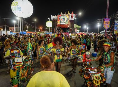 galeria: Prefeitura leva alegria para Cidade do Carnaval e Madre Deus no Sábado Gordo