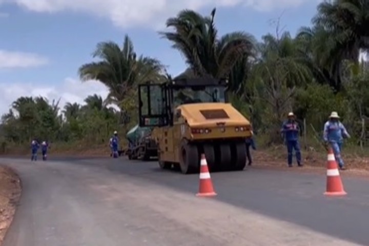 Vídeo: Zona Rural de São Luís recebe + de 14 km de asfalto na Estrada do Arraial 🚜🛣