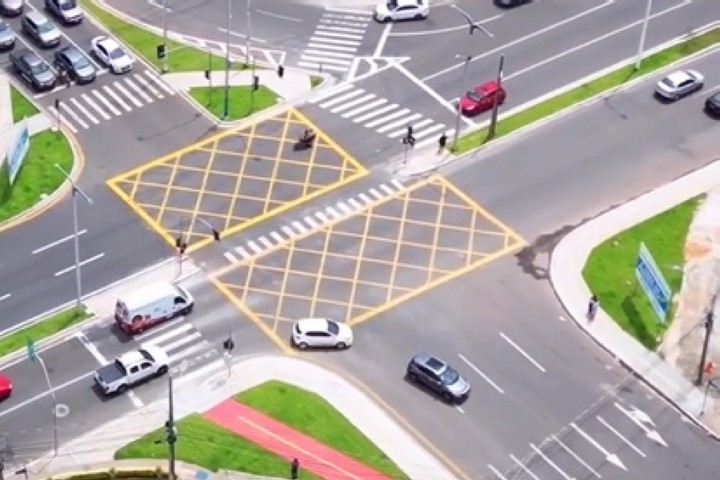 Vídeo: #TrânsitoLivre implanta cruzamento e acaba com o Retorno do Golden ✅