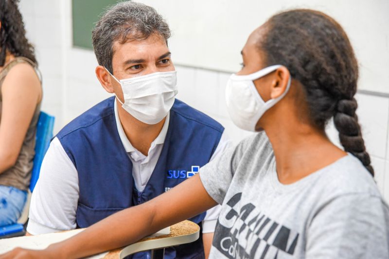 Prefeito Eduardo Braide acompanha vacinação contra Covid-19 dos adolescentes de 15 anos