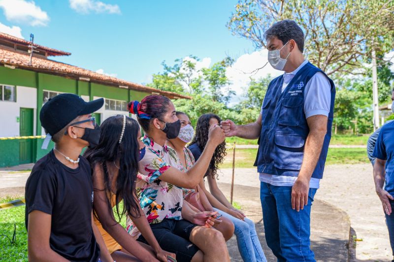 Prefeito Eduardo Braide acompanha vacinação contra Covid-19 dos adolescentes de 15 anos