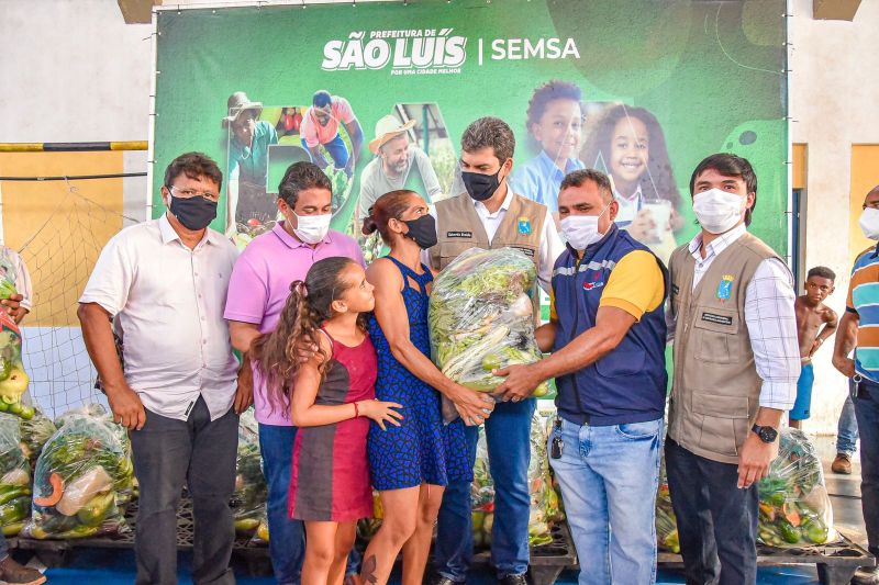 Prefeitura de São Luís entrega 450 cestas de alimentos do PAA a famílias do São Francisco