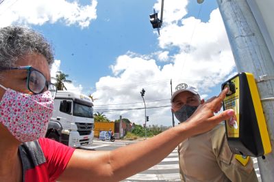 notícia: Prefeitura de São Luís implementa semáforo com acessibilidade na Avenida São Luís Rei de França 