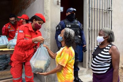 notícia: Prefeitura de São Luís distribui 200 cestas de alimentos em comunidades da Zona Rural