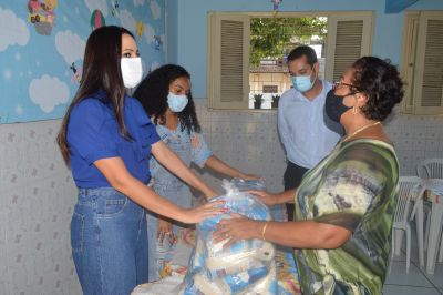 notícia: SEMCAS prossegue com doações a casas de acolhimento de São Luís