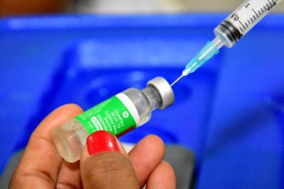 notícia: São Luís recebe 15.290 doses da vacina Oxford/AstraZeneca