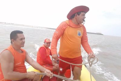 notícia: Prefeitura de São Luís inicia patrulhamento com bote na orla da Ponta d’Areia
