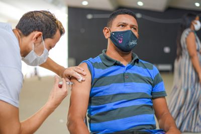 Pessoas acima de 45 anos com comorbidades vacinam neste domingo (9) contra a Covid em São Luís