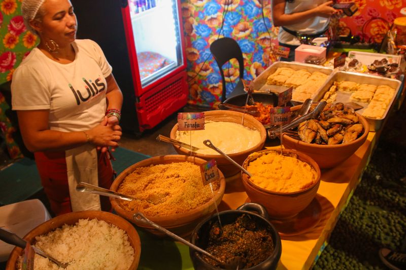 Culinária maranhense é destaque em barracas de restaurantes, food trucks e ambulantes do Arraial da Cidade, na Praça Maria Aragão