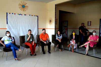 notícia: Prefeitura de São Luís se reúne com famílias acompanhadas pelo Centro-Dia Adulto e assegura permanência do serviço