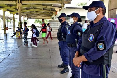 notícia: Guarda Municipal intensifica abordagens nos terminais e paradas de ônibus para reforçar segurança no transporte coletivo de São Luís