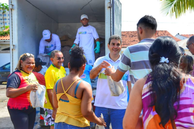 Prefeito Eduardo Braide entrega pescados às famílias em situação de vulnerabilidade social durante a Semana Santa