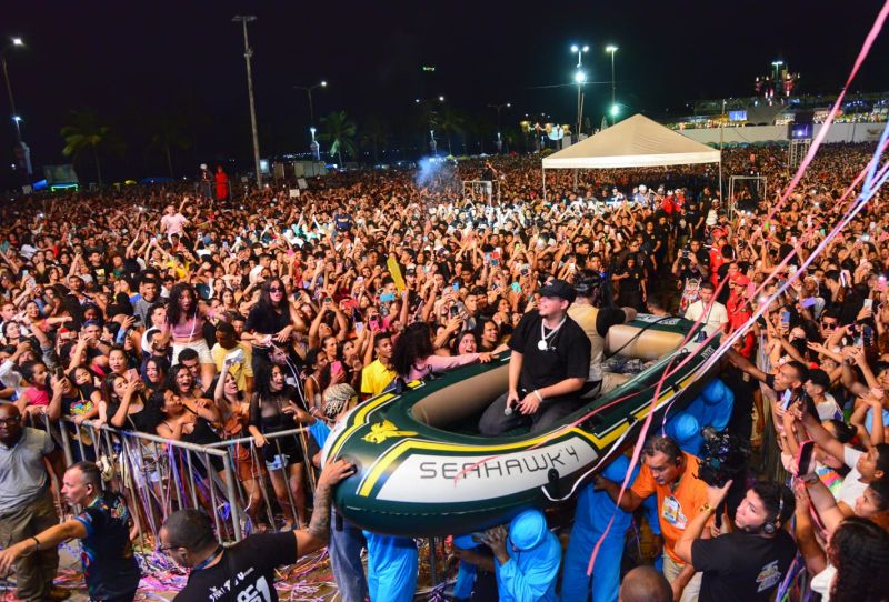 Show de Felipe Amorim leva mais de 120 mil pessoas ao Arraial da Cidade, na Maria Aragão