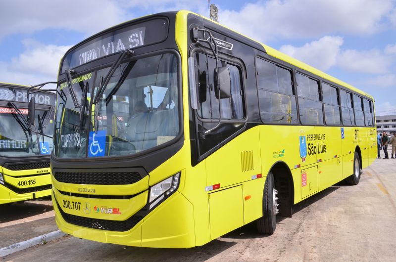 No aniversário de São Luís, prefeito Eduardo Braide entrega 71 novos ônibus para o Sistema de Transporte Coletivo da capital