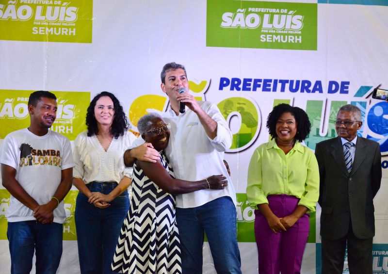 No Dia da Consciência Negra, prefeito Eduardo Braide entrega mais 127 de títulos de Regularização Fundiária de Interesse Social a moradores da Liberdade 