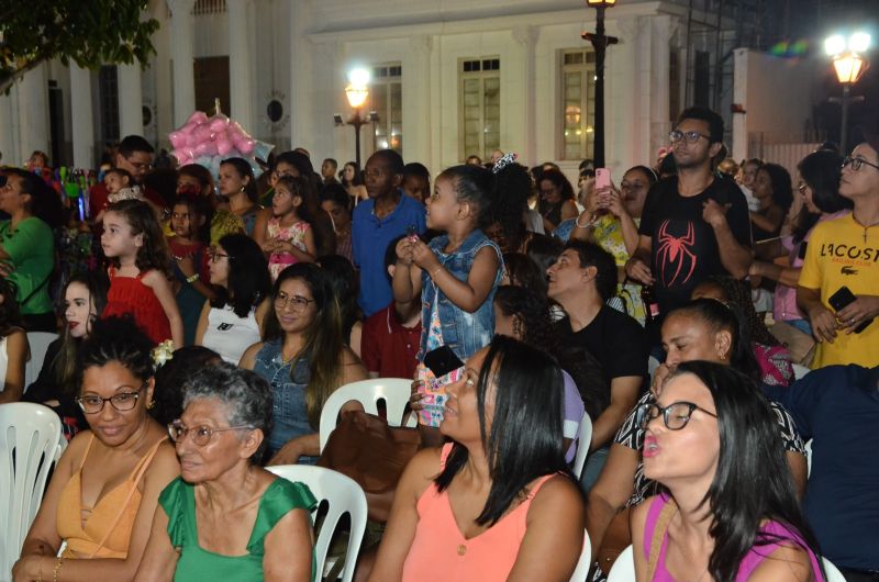 Ao lado da população, prefeito Eduardo Braide abre as festas natalinas em São Luís