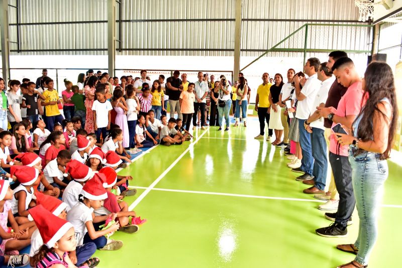 Prefeito Eduardo Braide entrega à comunidade do Bequimão nova quadra poliesportiva da U.E.B. Jornalista Neiva Moreira