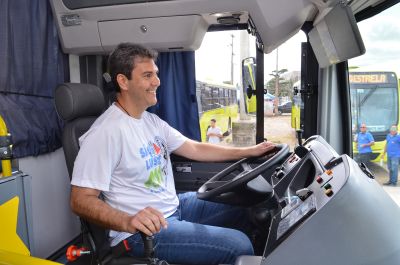 notícia: No aniversário de São Luís, prefeito Eduardo Braide entrega 71 novos ônibus para o Sistema de Transporte Coletivo da capital