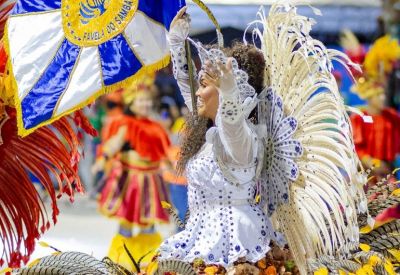 notícia: Prefeitura de São Luís abre alas para 7 blocos tradicionais e 5 escolas de samba na 2ª noite de desfiles na Passarela do Samba Chico Coimbra
