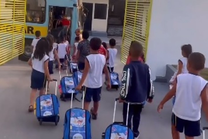✅ A turma amou as novas mochilas 🎒 entregues pela Prefs 