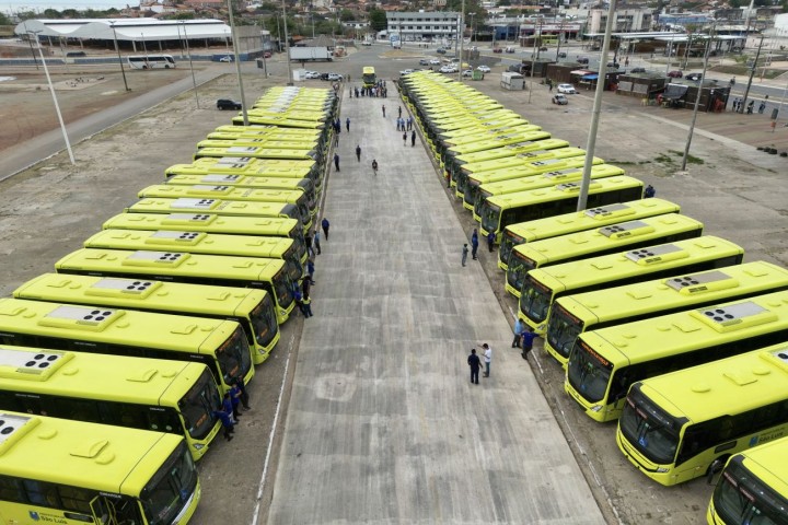 Vídeo: Prefeitura reforça transporte público de São Luís com entrega de 57 ônibus novos